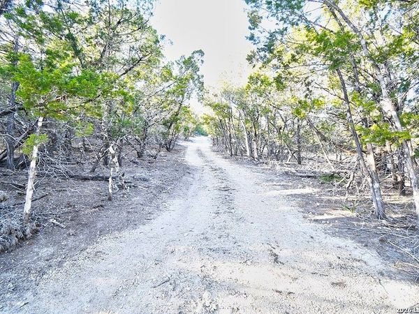 904 Olympic Dr, Kerrville, TX 78028