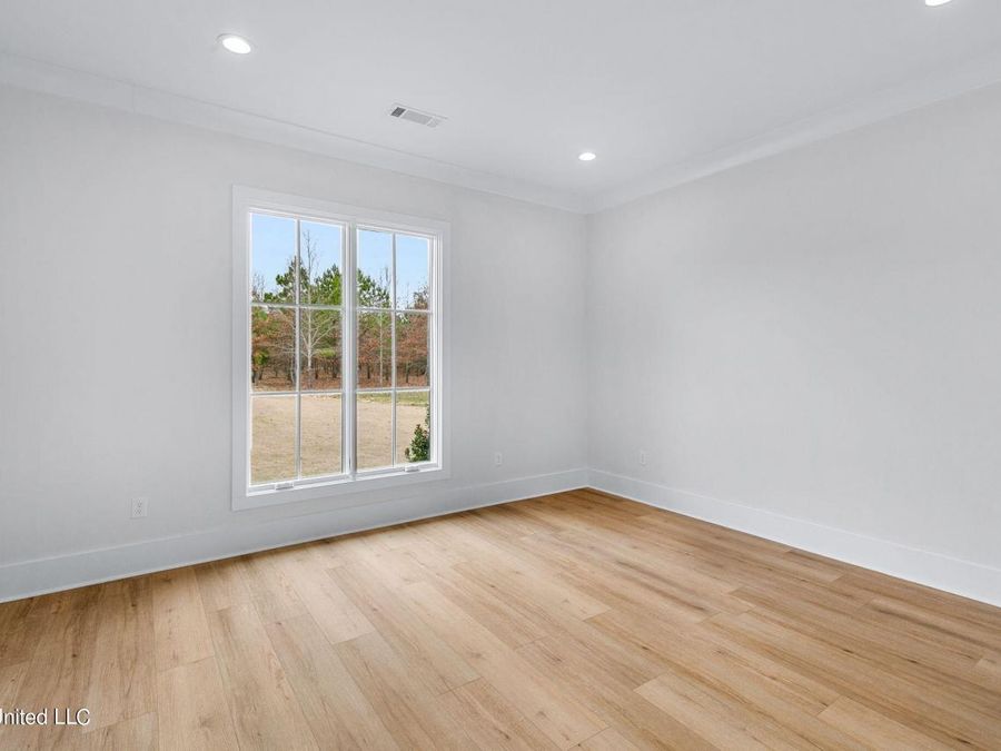 Property Image 100