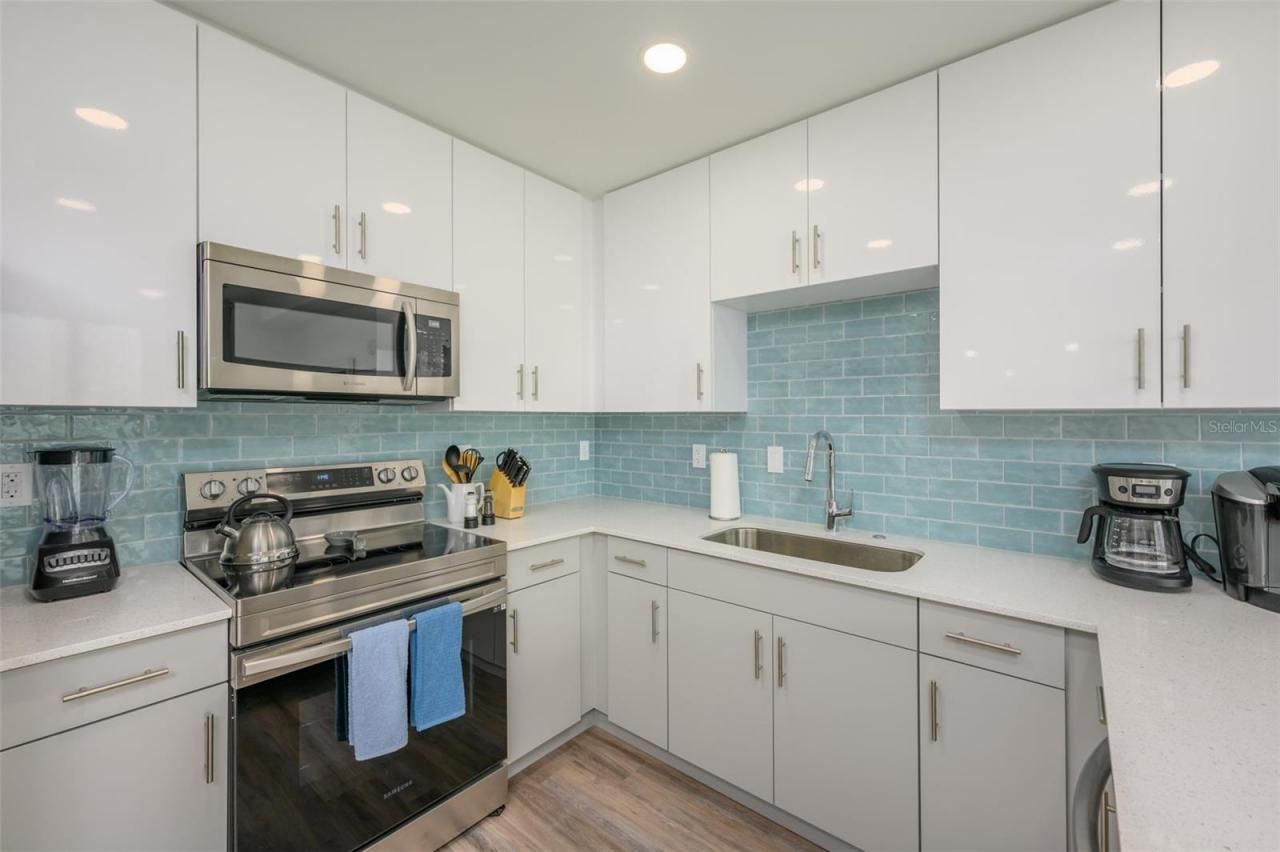 1703 N Tamiami Trail, Unit 207, Sarasota, FL 34234 Photo