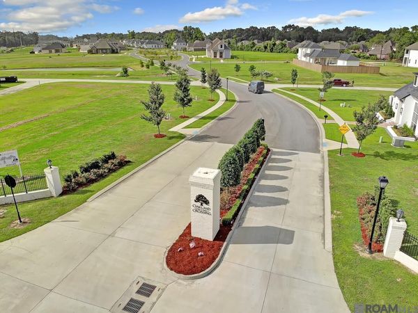 5 Oakland Crossing Blvd, Prairieville, LA 70769