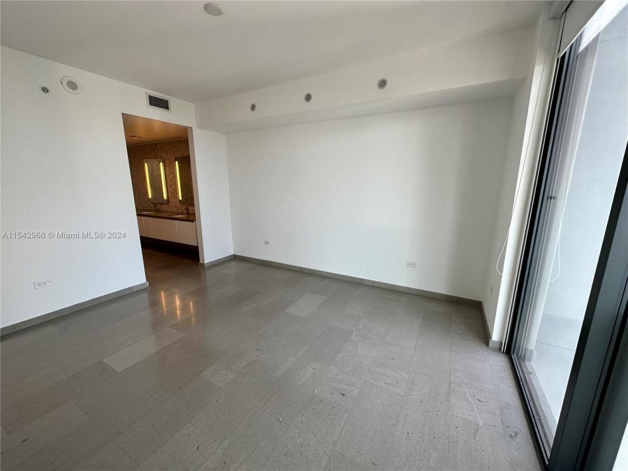 68 SE 6th St, Unit 2707, Miami, FL 33131 Photo