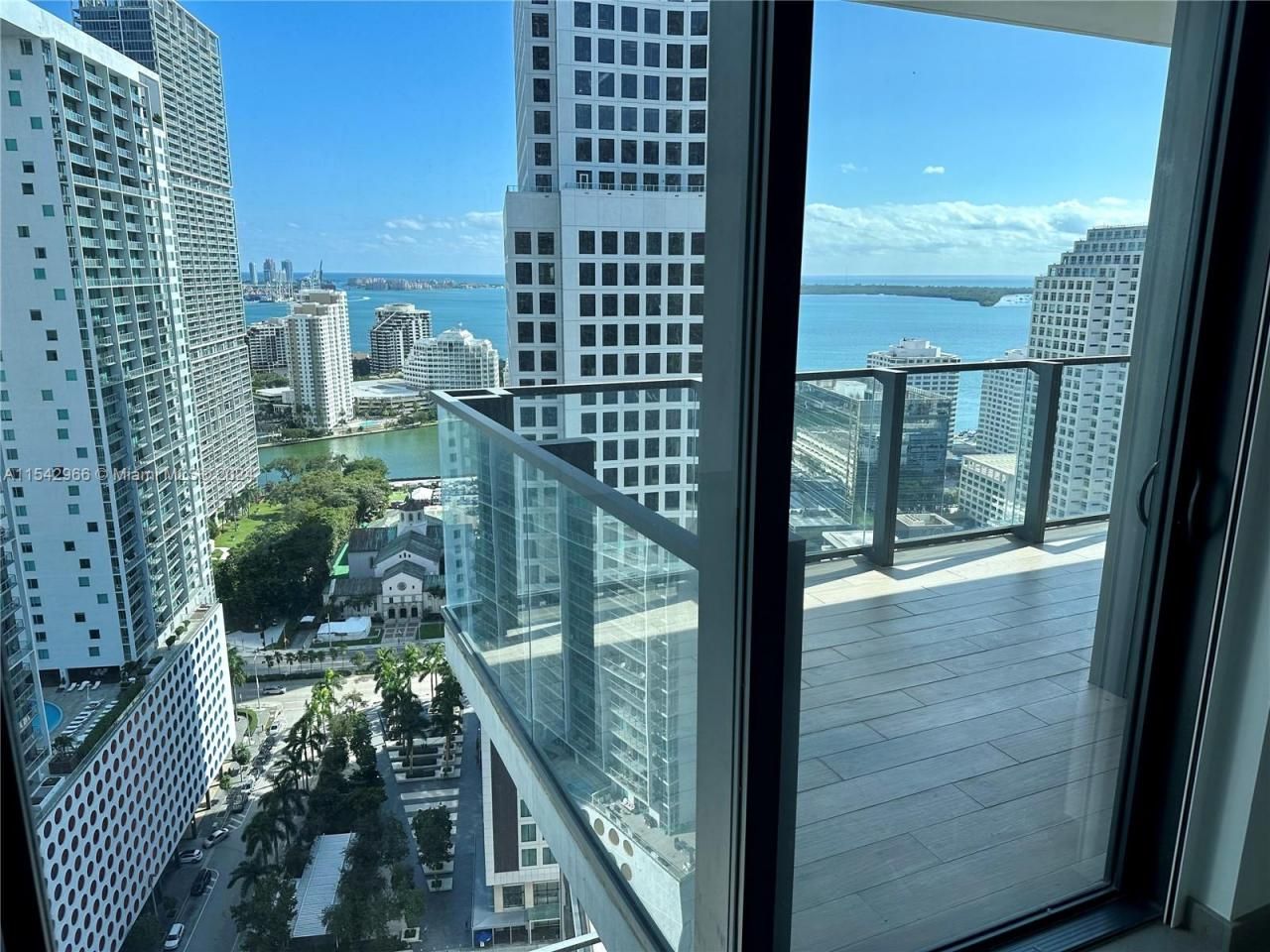 68 SE 6th St, Unit 2707, Miami, FL 33131 Photo