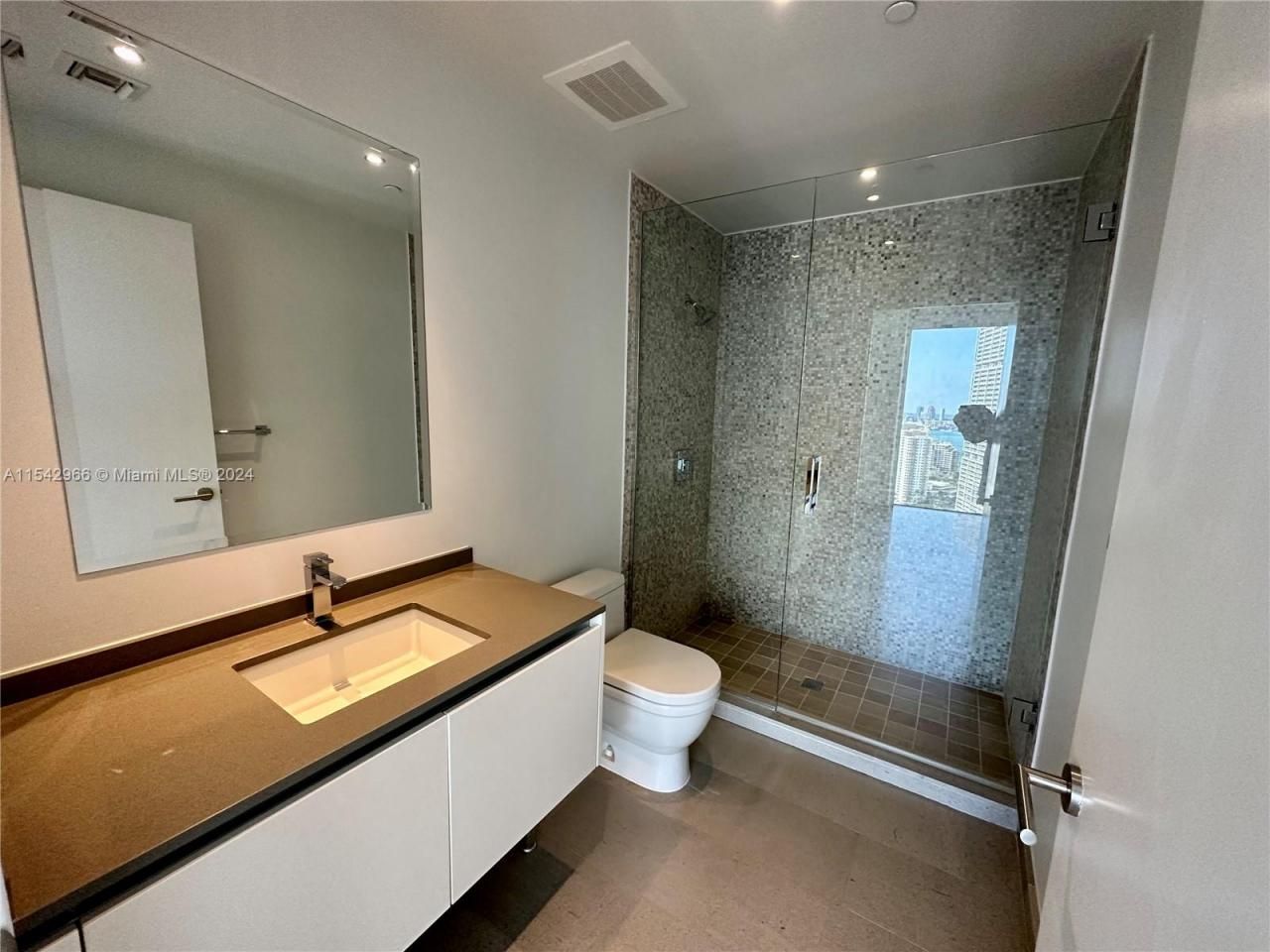 68 SE 6th St, Unit 2707, Miami, FL 33131 Photo