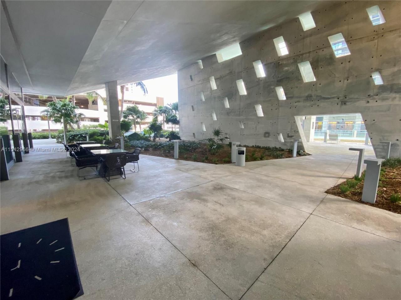 68 SE 6th St, Unit 2707, Miami, FL 33131 Photo