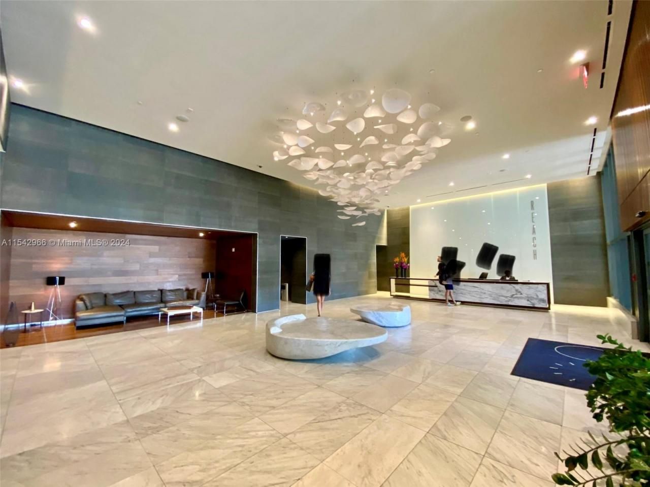 68 SE 6th St, Unit 2707, Miami, FL 33131 Photo