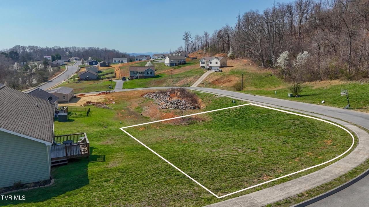 2212 Friendship Circle, Kingsport, TN 37665 Main Photo