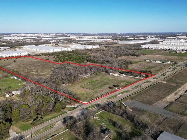 2105 N Houston School Road, Lancaster, TX 75134