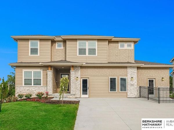 9501 S 183rd Avenue, Omaha, NE 68136