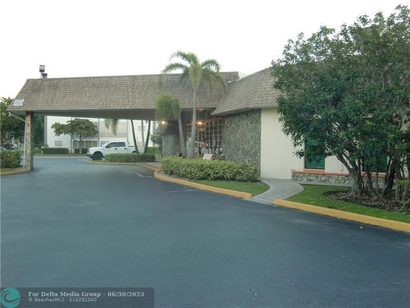 4401 NW 41 Street, Unit 404, Lauderdale Lakes, FL 33319 Photo