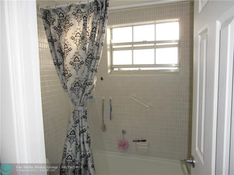 4401 NW 41 Street, Unit 404, Lauderdale Lakes, FL 33319 Photo