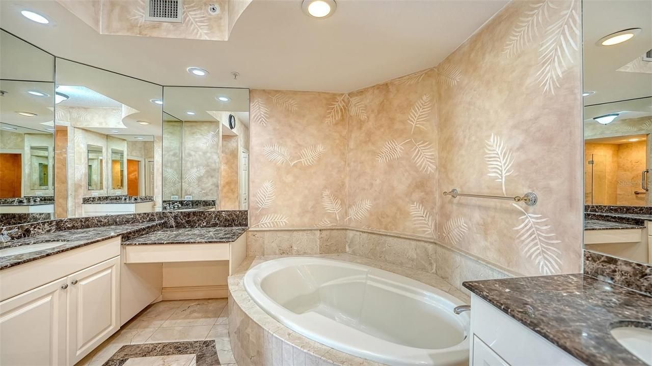401 N Point Road, Unit 301, Osprey, FL 34229 Photo