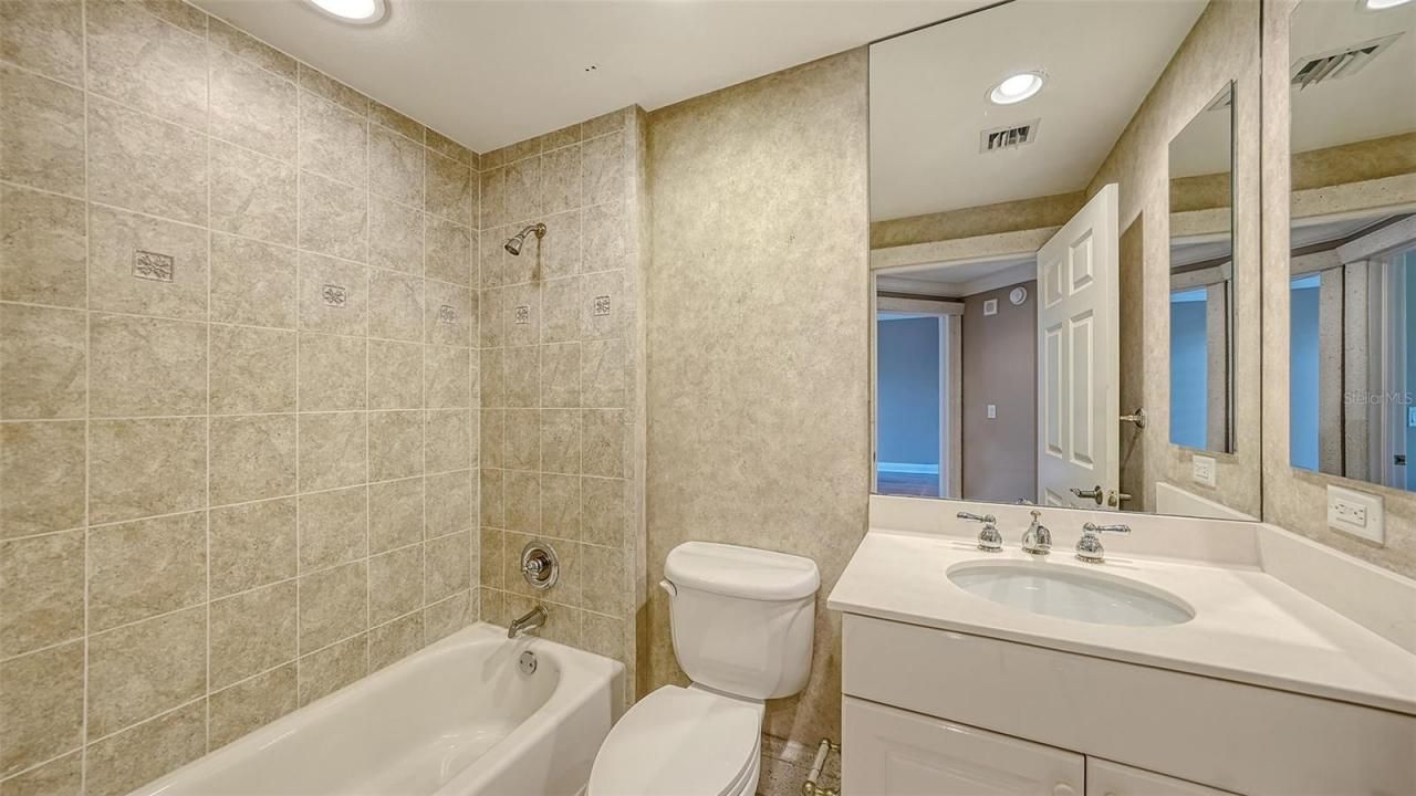 401 N Point Road, Unit 301, Osprey, FL 34229 Photo