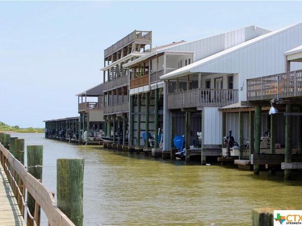 605 S 13th Street, Unit 605, Port O'Connor, TX 77982