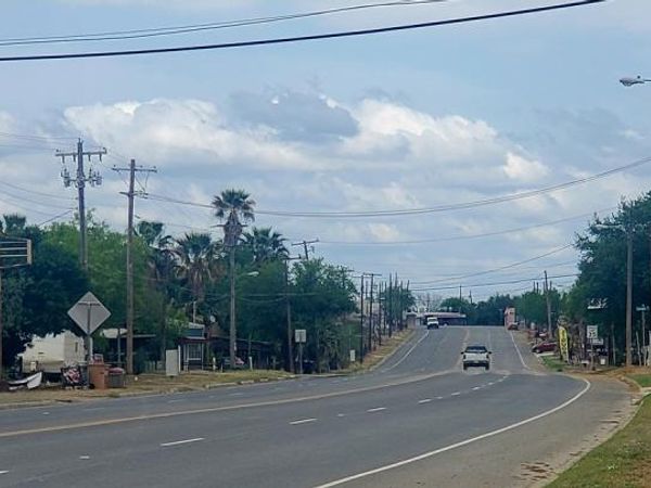 807 & 809 S Main / IH-35 Business Loop, Cotulla, TX 78014