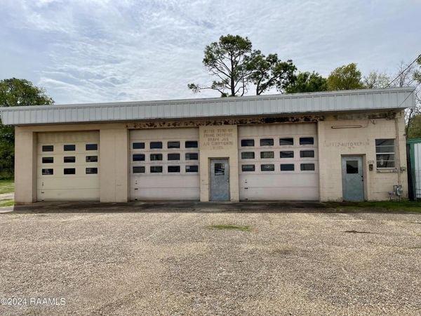 823 W Vine Street, Opelousas, LA 70570
