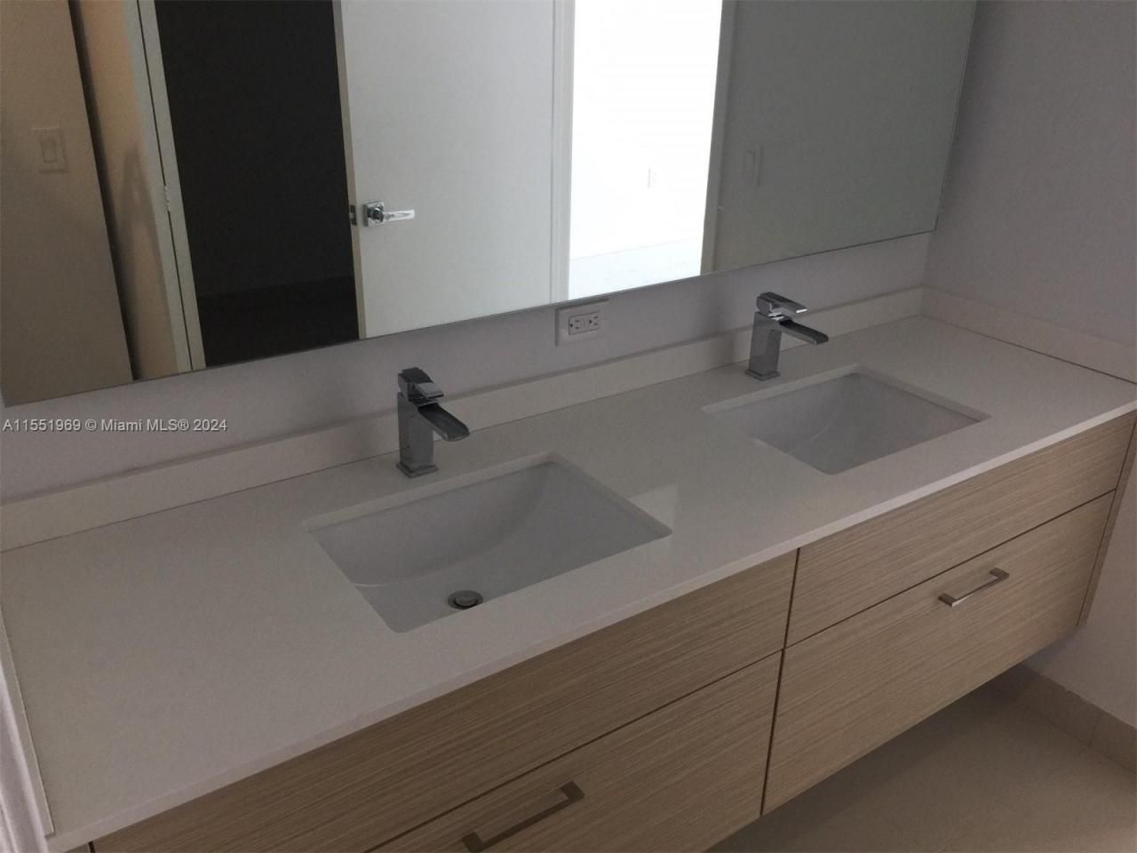 600 NE 27 St, Unit 2304, Miami, FL 33137 Photo