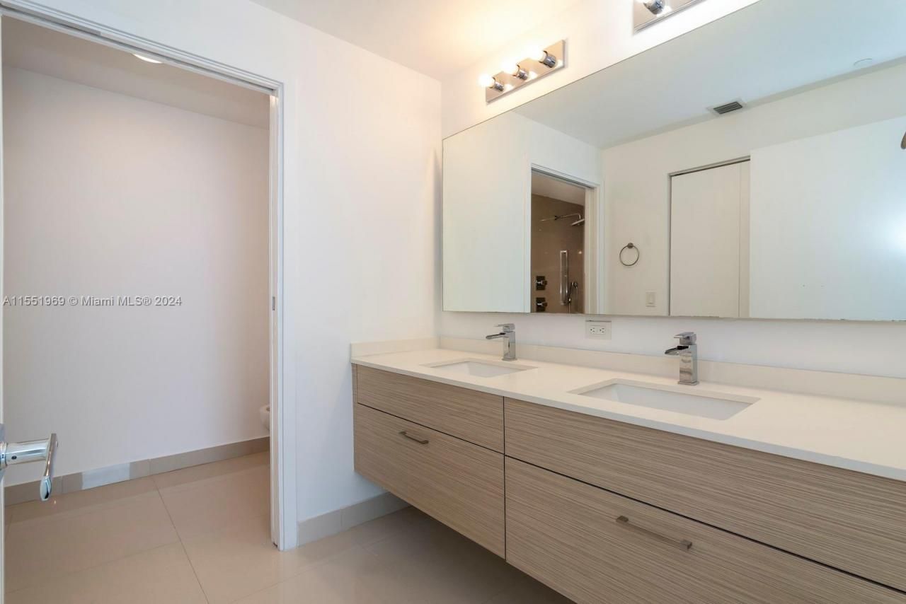 600 NE 27 St, Unit 2304, Miami, FL 33137 Photo