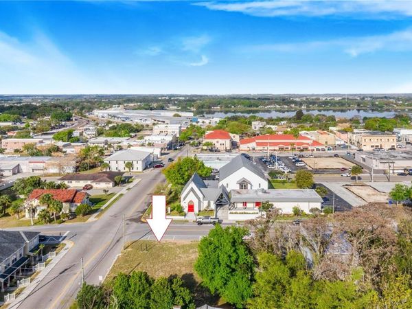 902 E MAIN STREET, HAINES CITY, FL 33844