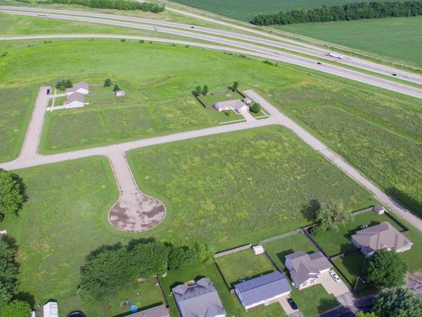 13 CHICORY Drive, Elkhart, IL 62634