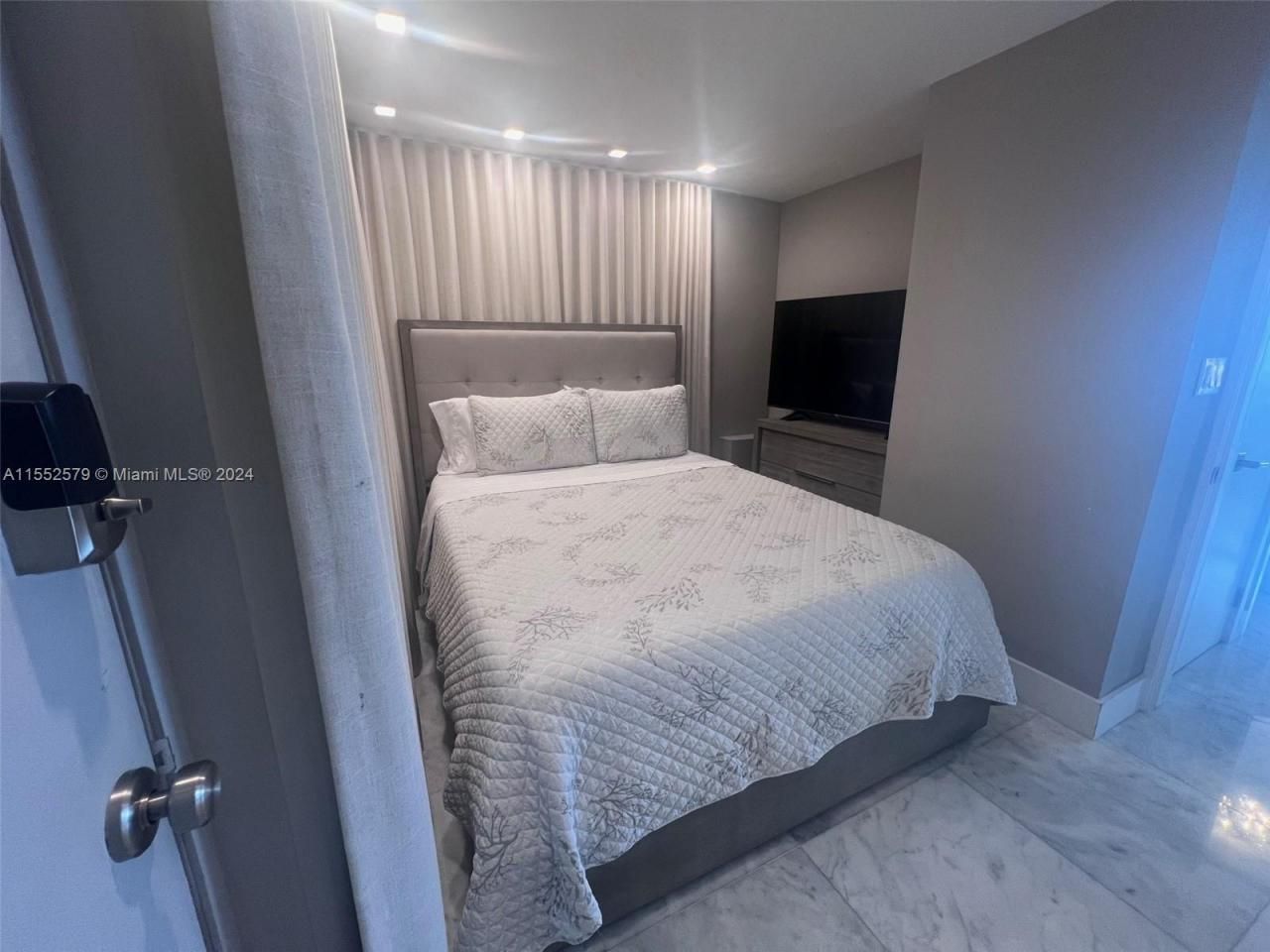 100 Lincoln Rd, Unit 1536, Miami Beach, FL 33139 Photo