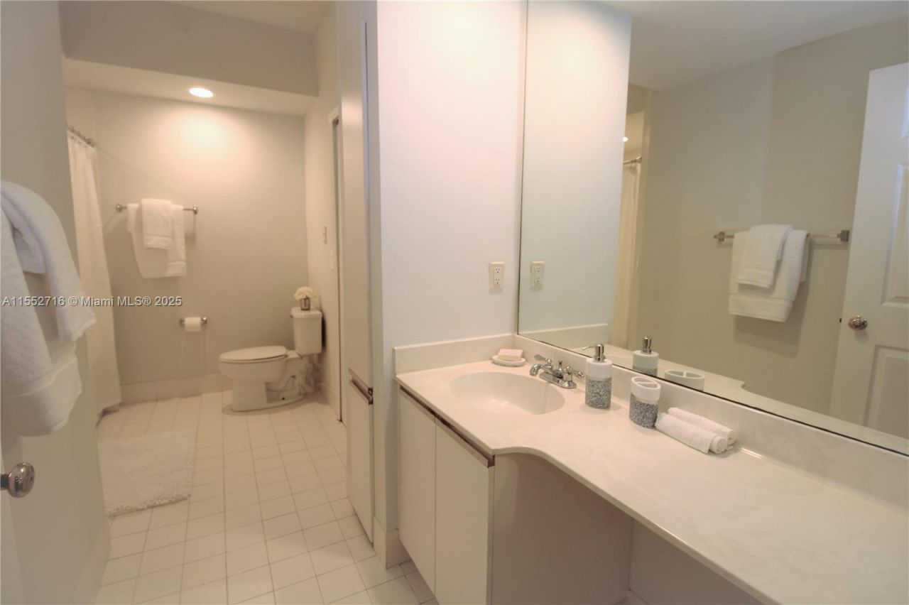 3255 NE 184th St, Unit 12311, Aventura, FL 33160 Photo