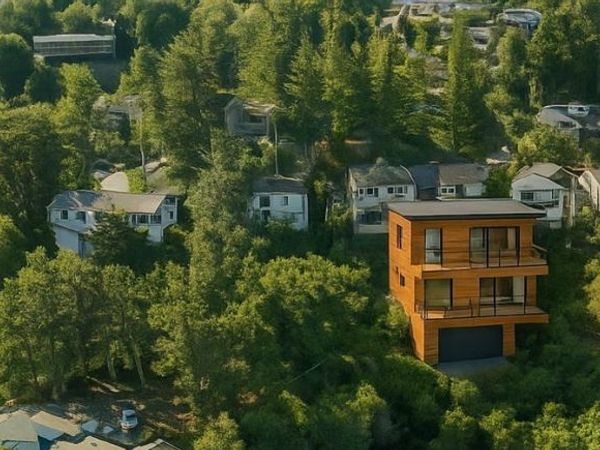 2 Westover Dr, Oakland, CA 94603