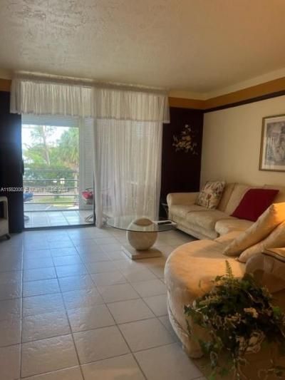 2871 Somerset Dr, Unit 218, Lauderdale Lakes, FL 33311 Photo