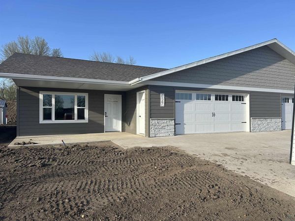 627 7th Street, Sheldon, IA 51201