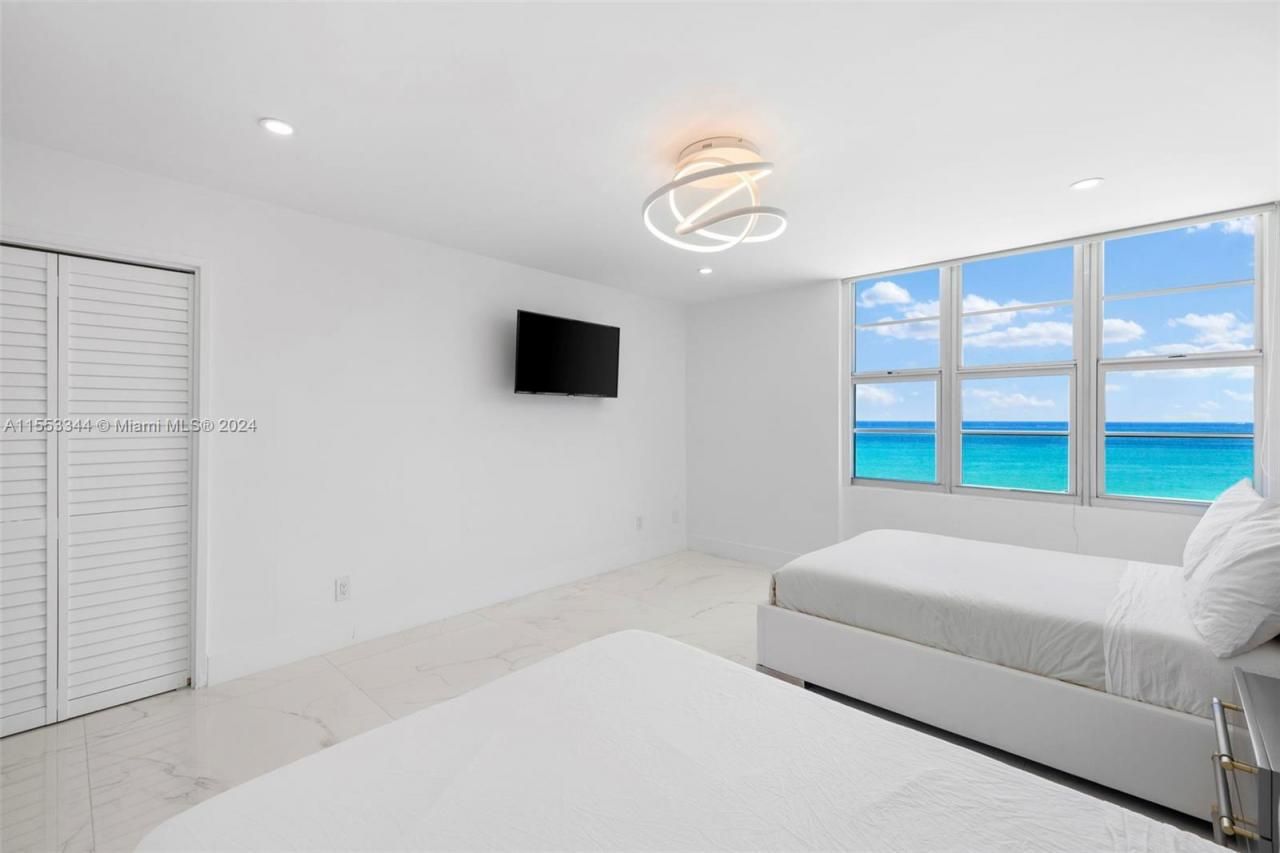 5151 Collins Ave, Unit 1527, Miami Beach, FL 33140 Photo