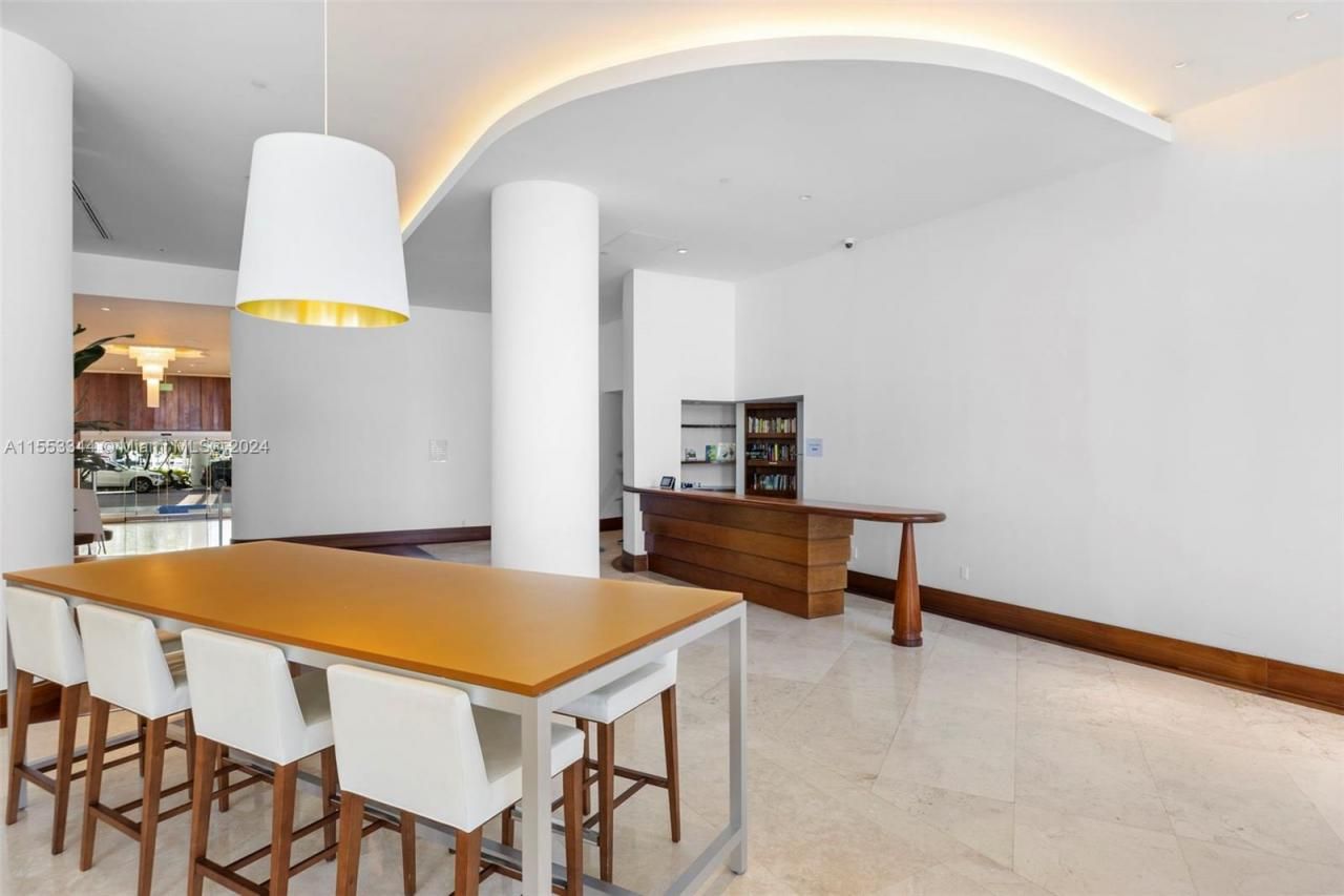 5151 Collins Ave, Unit 1527, Miami Beach, FL 33140 Photo