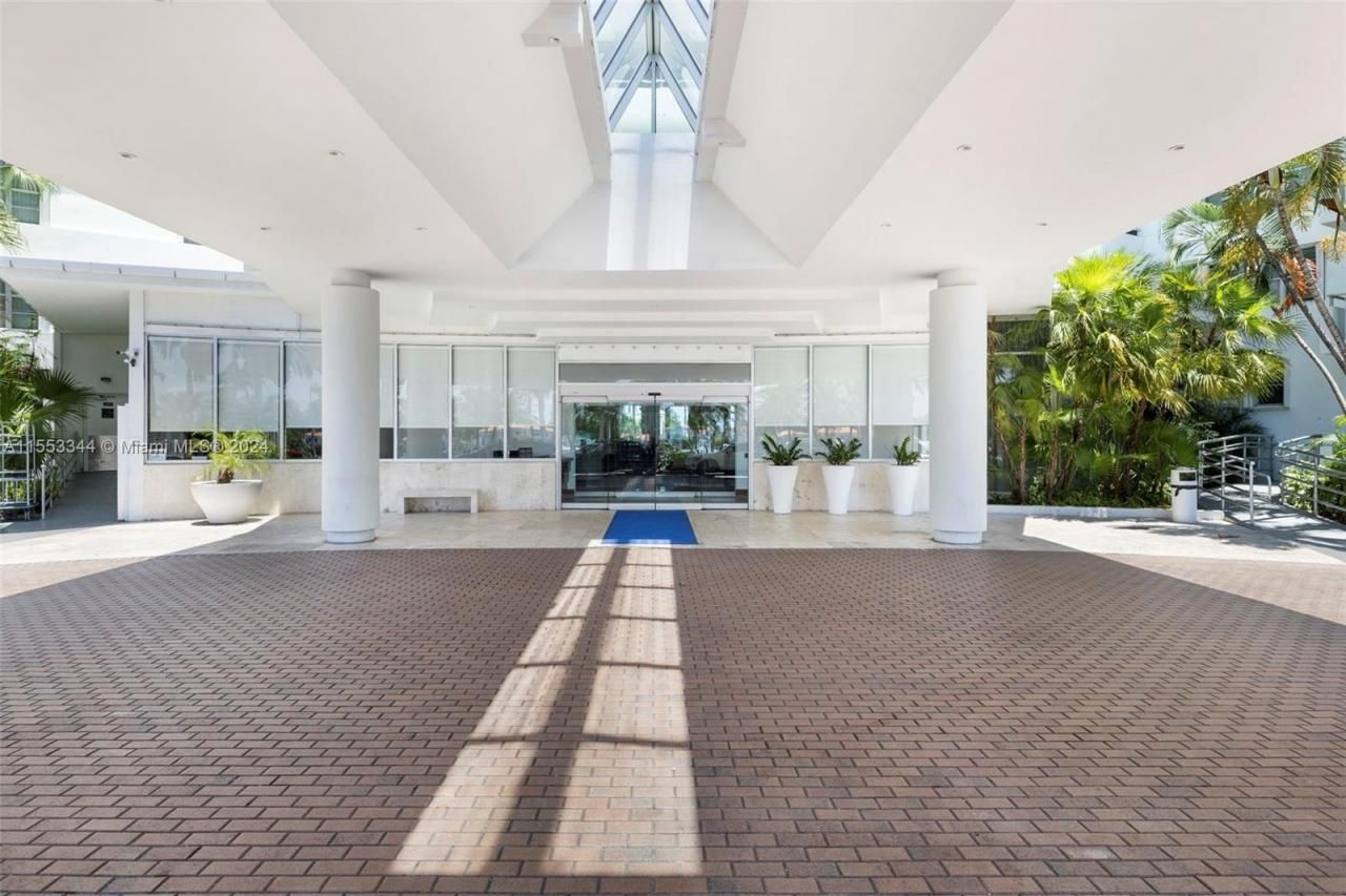 5151 Collins Ave, Unit 1527, Miami Beach, FL 33140 Photo