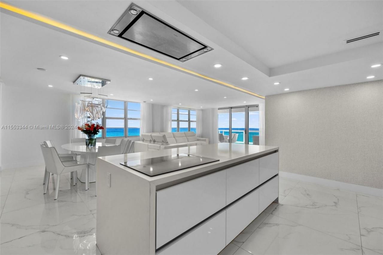 5151 Collins Ave, Unit 1527, Miami Beach, FL 33140 Photo