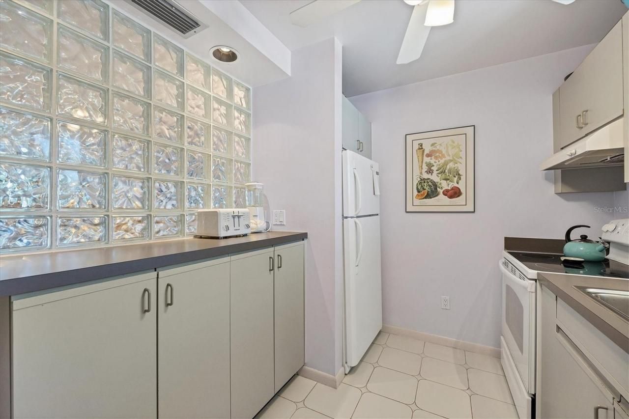 500 S Washington Drive, Unit 5B, Sarasota, FL 34236 Photo