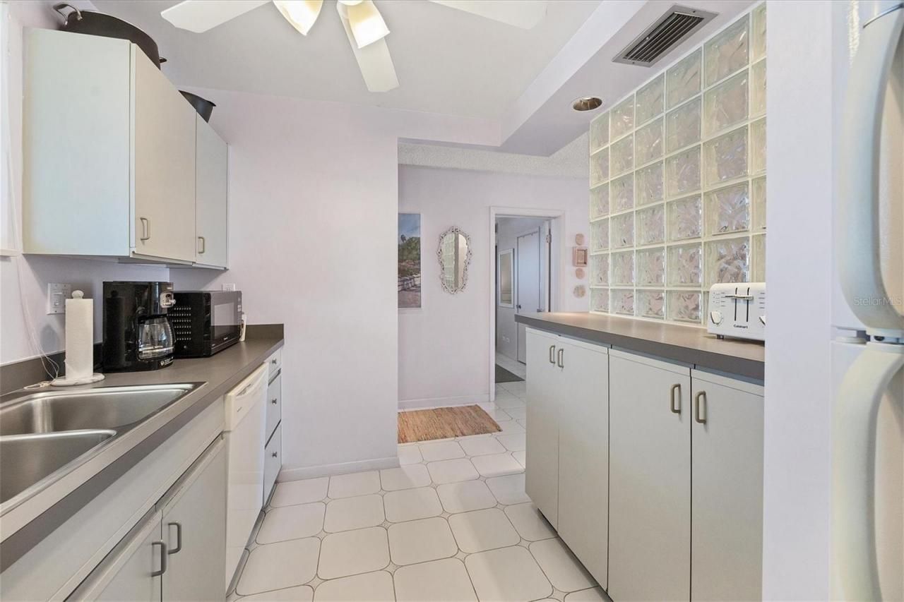 500 S Washington Drive, Unit 5B, Sarasota, FL 34236 Photo