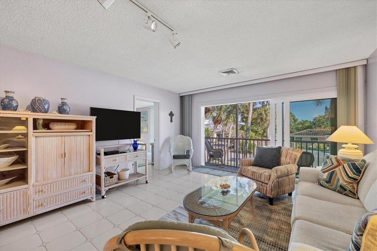 500 S Washington Drive, Unit 5B, Sarasota, FL 34236 Photo