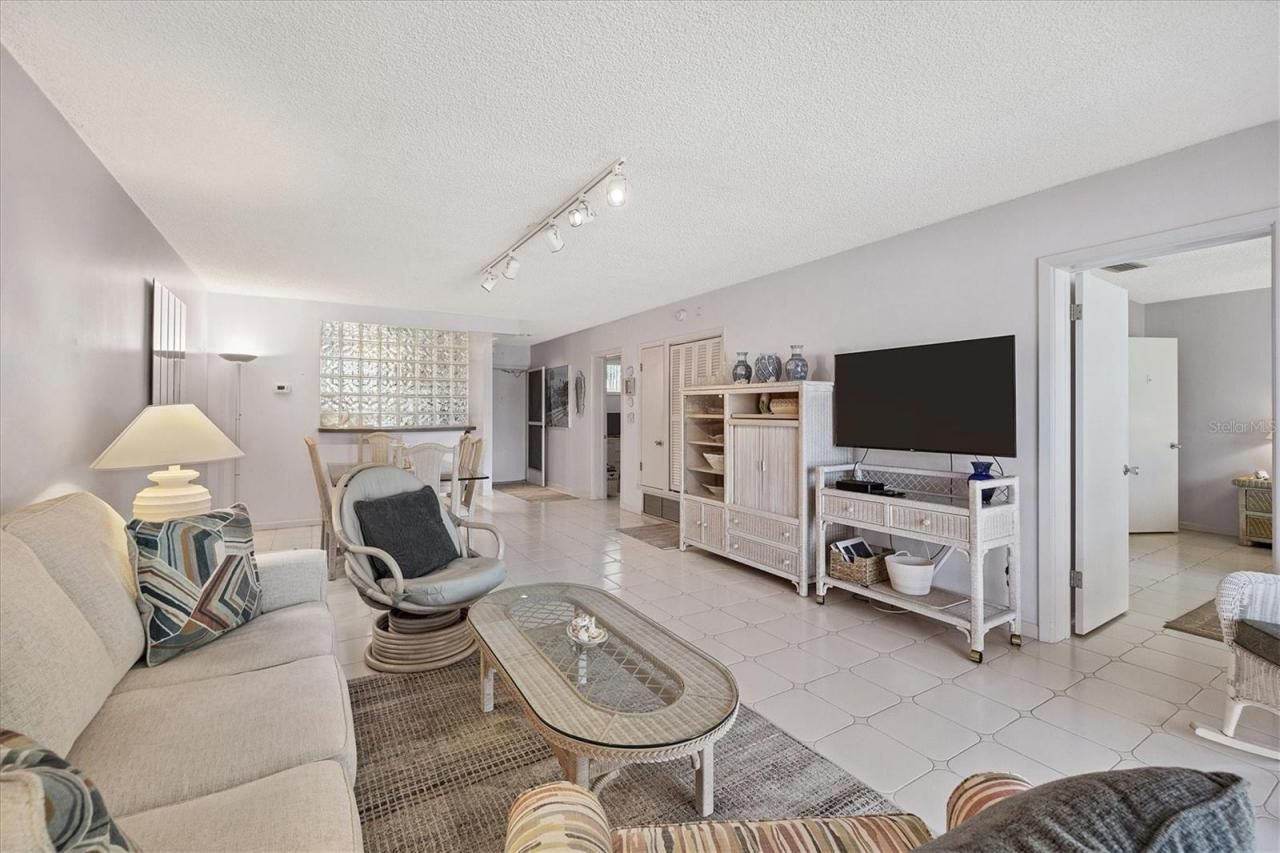 500 S Washington Drive, Unit 5B, Sarasota, FL 34236 Photo