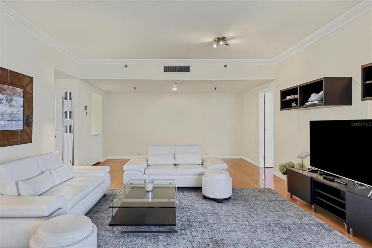 1211 Gulf Of Mexico Drive, Unit 405, Longboat Key, FL 34228 Photo