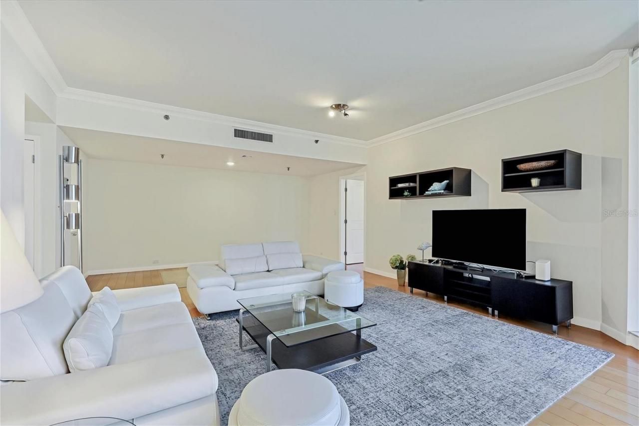 1211 Gulf Of Mexico Drive, Unit 405, Longboat Key, FL 34228 Photo