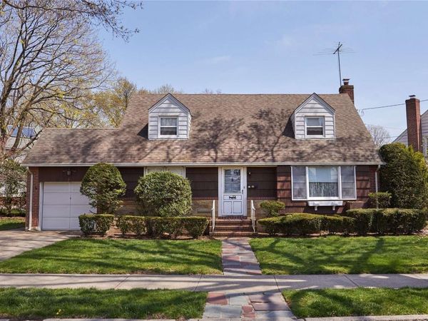 77 Floral Parkway, Floral Park, NY 11001