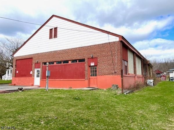 33 Broad St, Branchville, NJ 07826