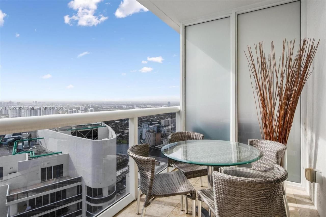 1830 S Ocean Dr, Unit 5005, Hallandale Beach, FL 33009 Photo