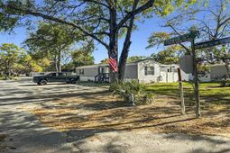 4520 Albatross St. photo 4