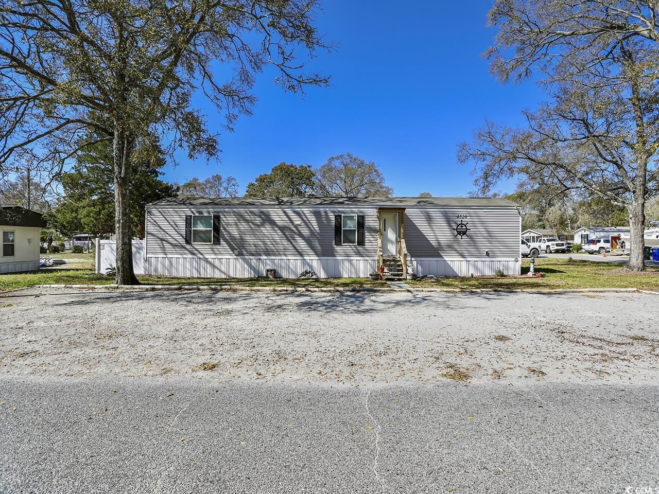 4520 Albatross St. Photo 4