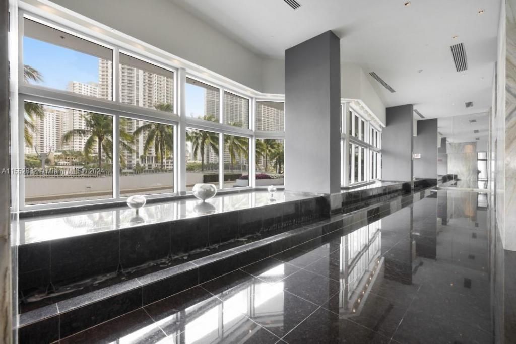 325 S Biscayne Blvd, Unit 2118, Miami, FL 33131 Photo