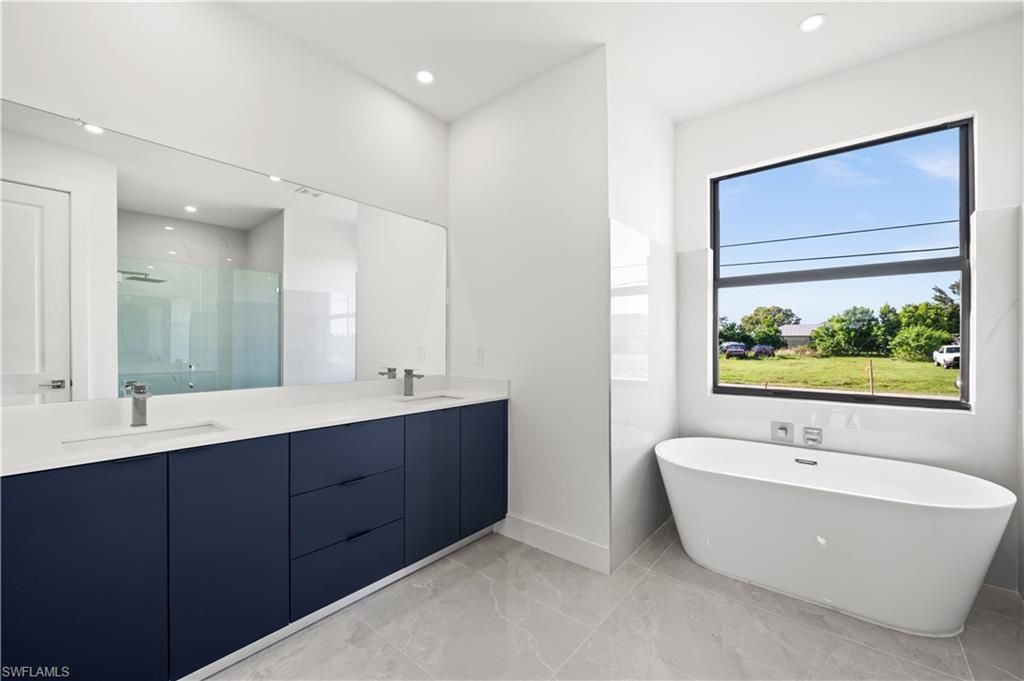 122 NW 18th Pl, Cape Coral, FL 33993 Photo