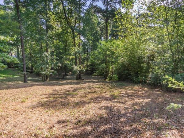 565 Spring Lake Drive, Shreveport, LA 71106