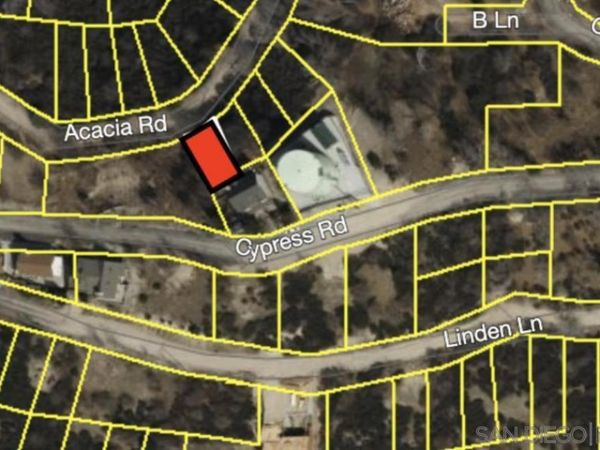 575 Acacia Rd, Cedar Glen, CA 92321