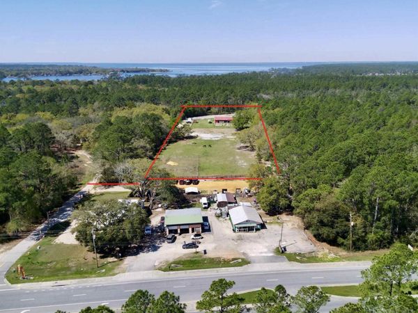 7454 Jesse Rd, Navarre, FL 32566