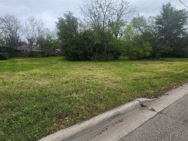 1210 S Myrtle ST, Georgetown, TX 78626