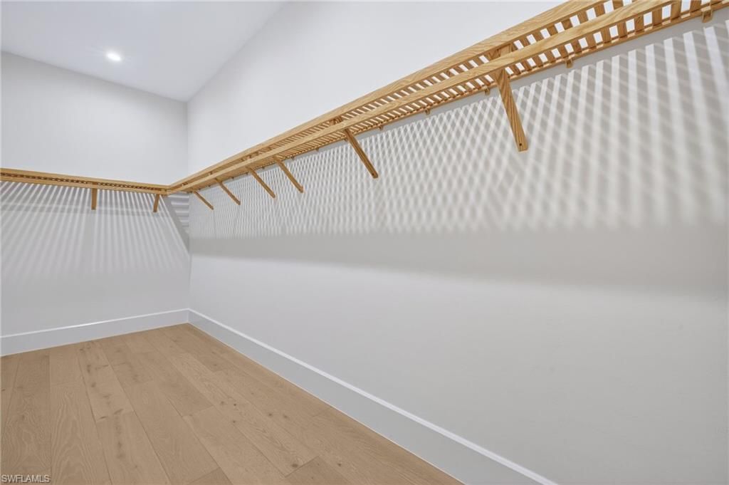 2032 Cambridge Park Dr, Naples, FL 34109 Photo